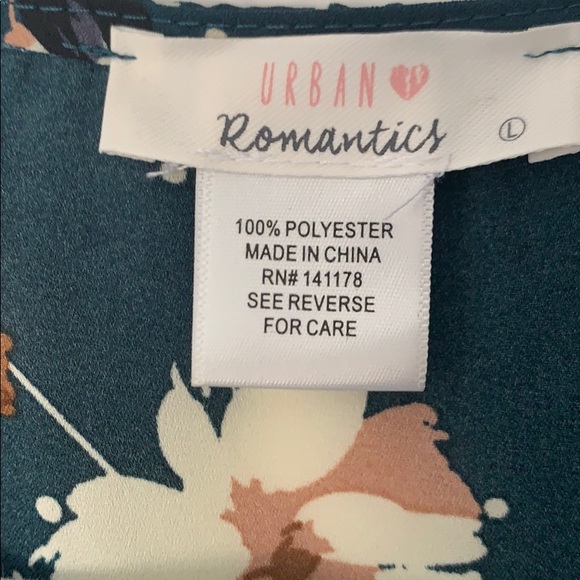 Urban Romantics Bell Sleeve Crop size L - Picture 5 of 5